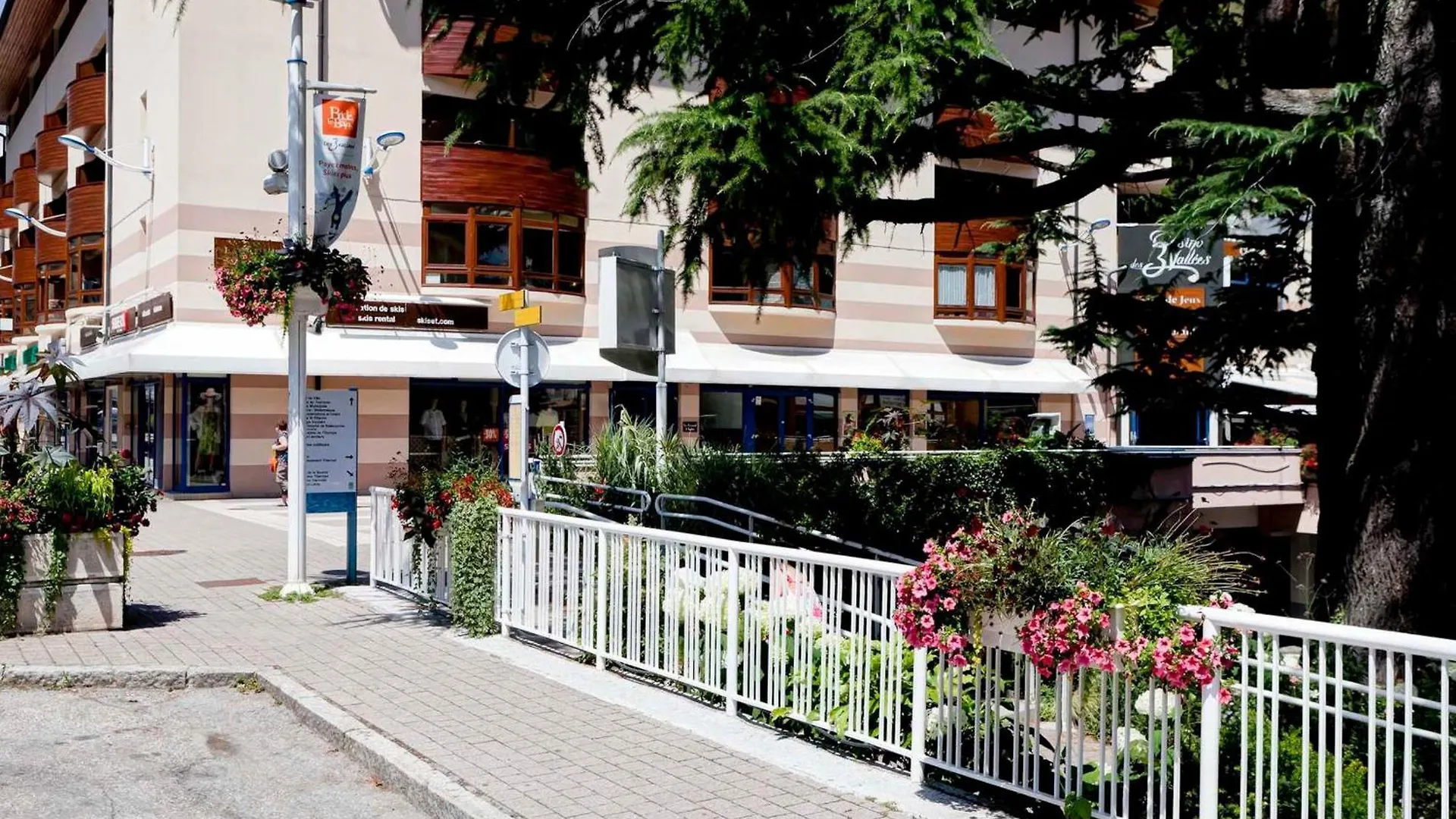 Apartment Appartement 2* Confort 5 Pers, Balcon, Centre De Brides-Les-Bains, Proche Thermes & Telecabine - Fr-1-512-137